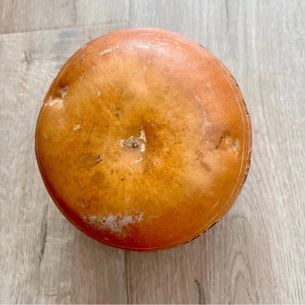 VINTAGE HAND‎ CARVED PERUVIAN GOURD FOLK ART / SOUTH AMERICAN ART